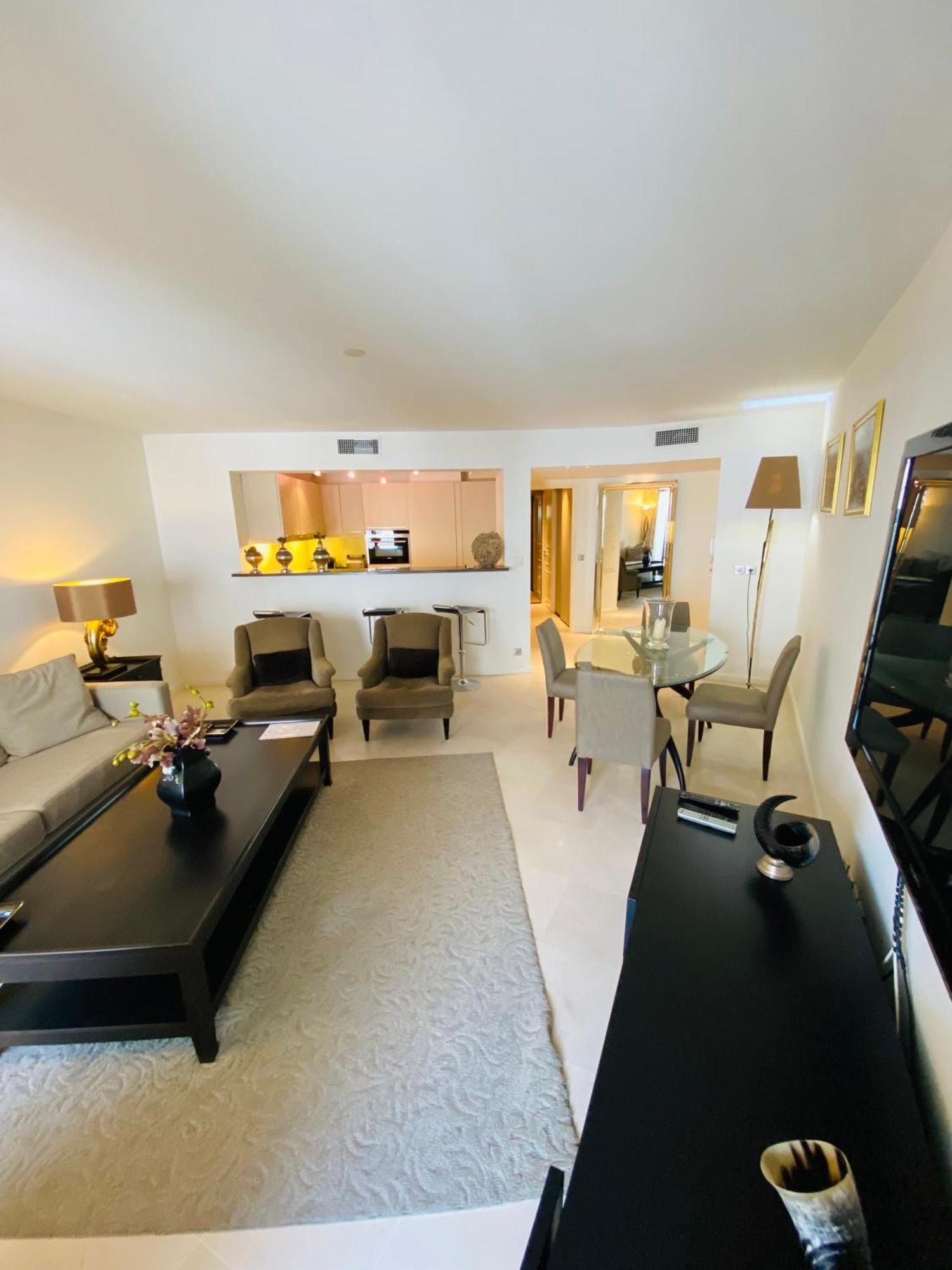 Residence Carlton Riviera Кан Екстериор снимка